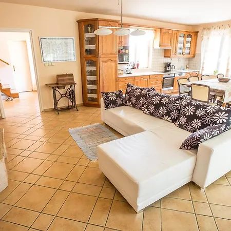 Nyirfa Apartmanhaz Doeroeske 4*
