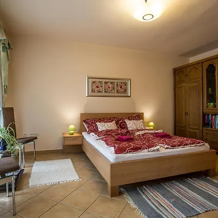 Hotel apartamentowy Nyirfa Apartmanhaz Doeroeske Doroske