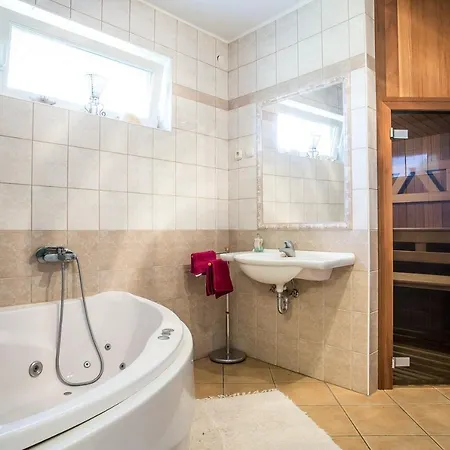 Nyirfa Apartmanhaz Doeroeske Aparthotel Doroske