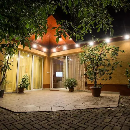 Aparthotel Nyirfa Apartmanhaz Doeroeske