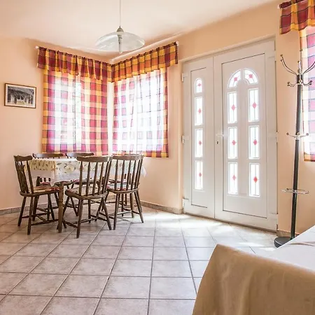 Aparthotel Nyirfa Apartmanhaz Doeroeske